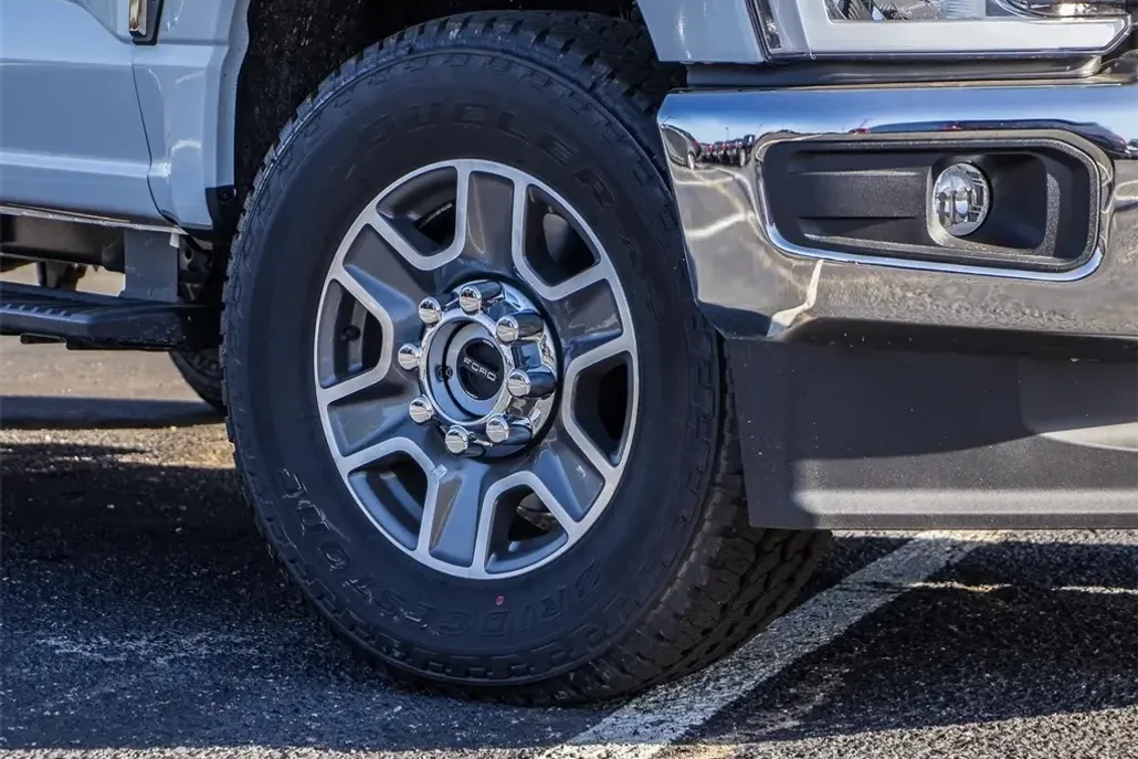 2025 Ford F-350 photo 1