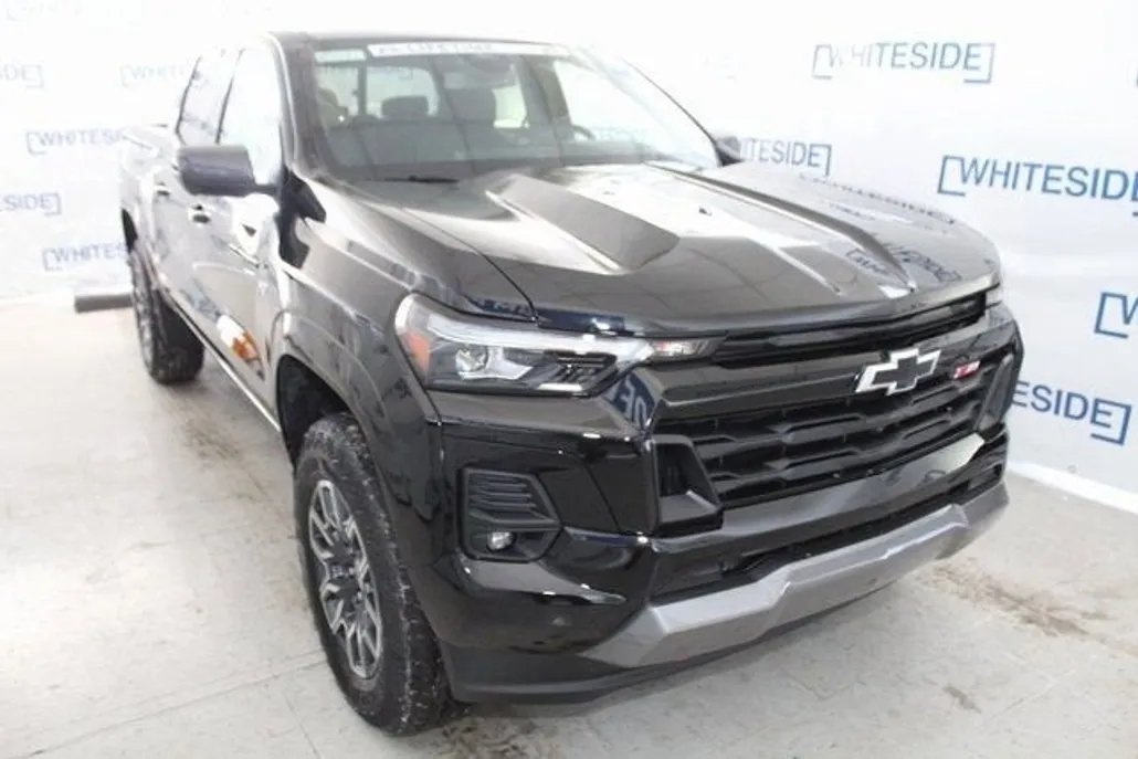 2025 Chevrolet Colorado Z71 photo 1
