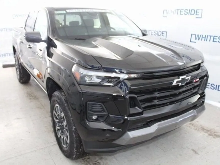 2025 Chevrolet Colorado Z71 photo 1