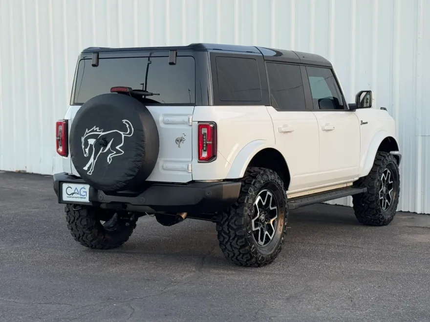 2024 Ford Bronco Outer Banks photo 1
