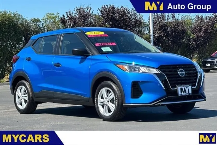 2025 Nissan Kicks Play S photo 1