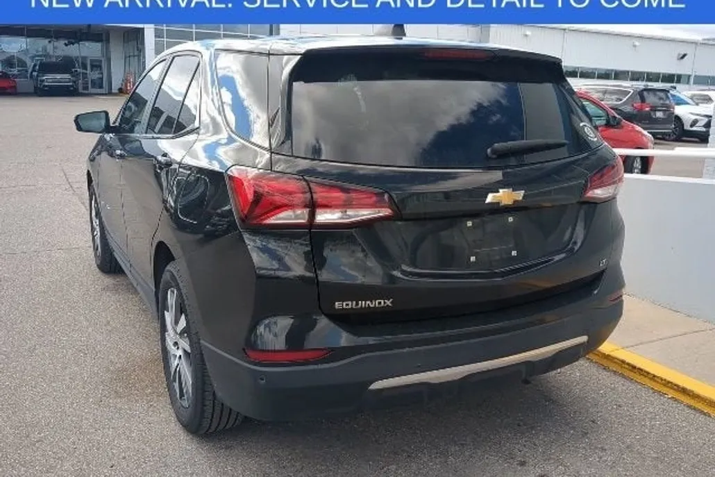 2023 Chevrolet Equinox LT photo 1