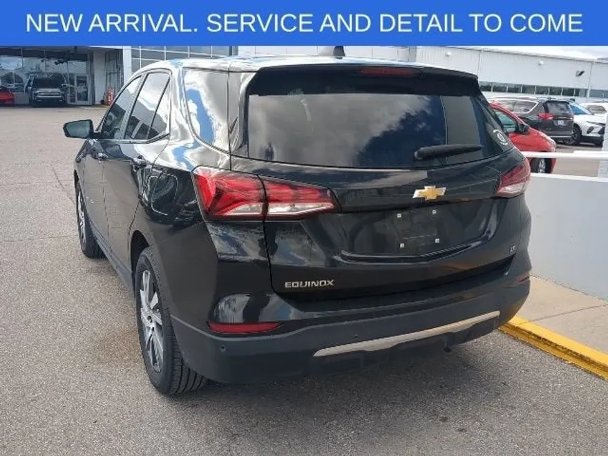 2023 Chevrolet Equinox LT photo 1