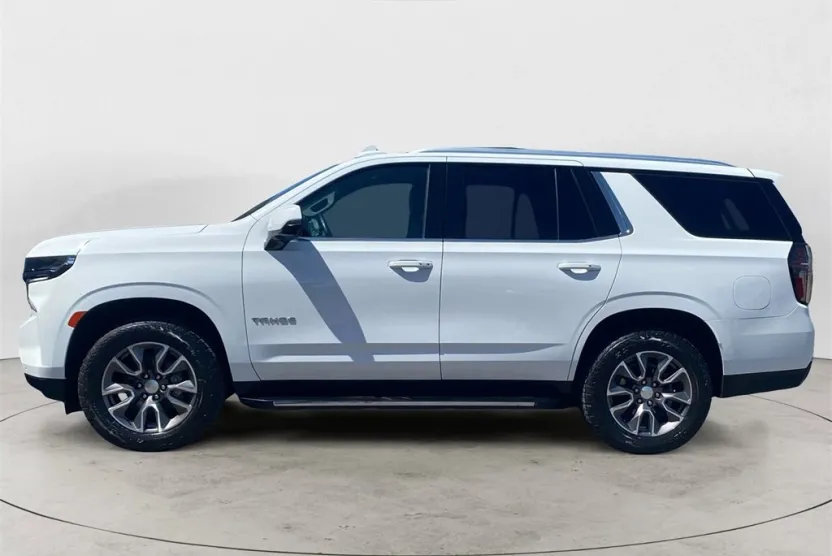 2023 Chevrolet Tahoe LT photo 1