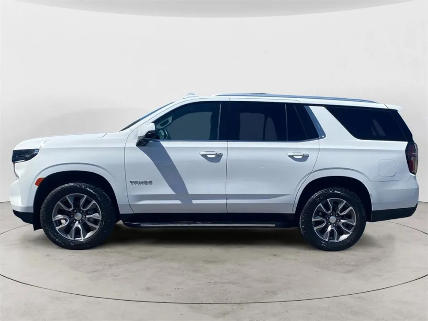 2023 Chevrolet Tahoe LT photo 1