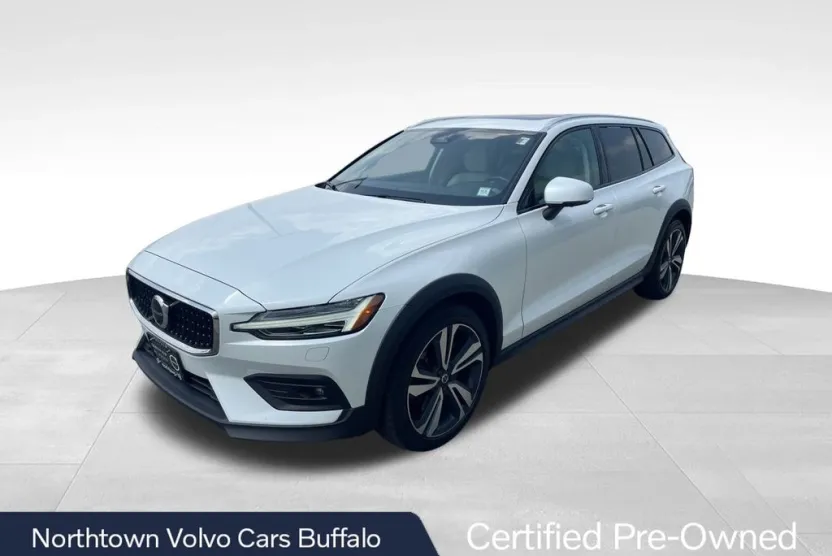 2023 Volvo V60 Cross Country B5 Plus photo 1