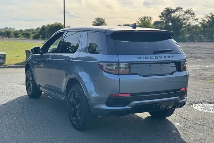 2023 Land Rover Discovery Sport S R-Dynamic photo 1