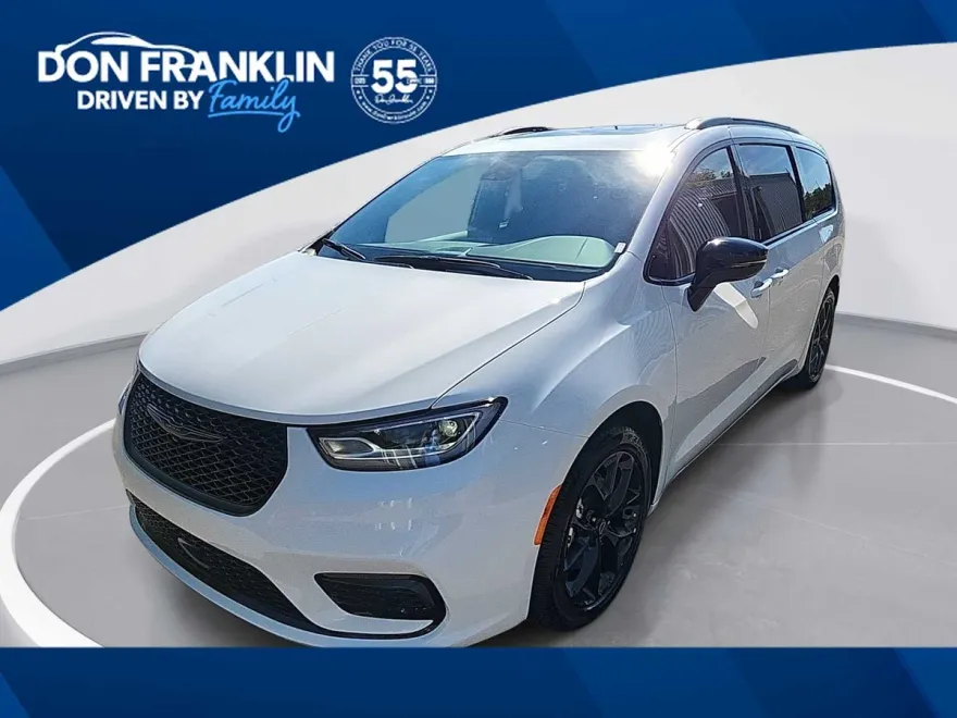 2026 Chrysler Pacifica Limited photo 1
