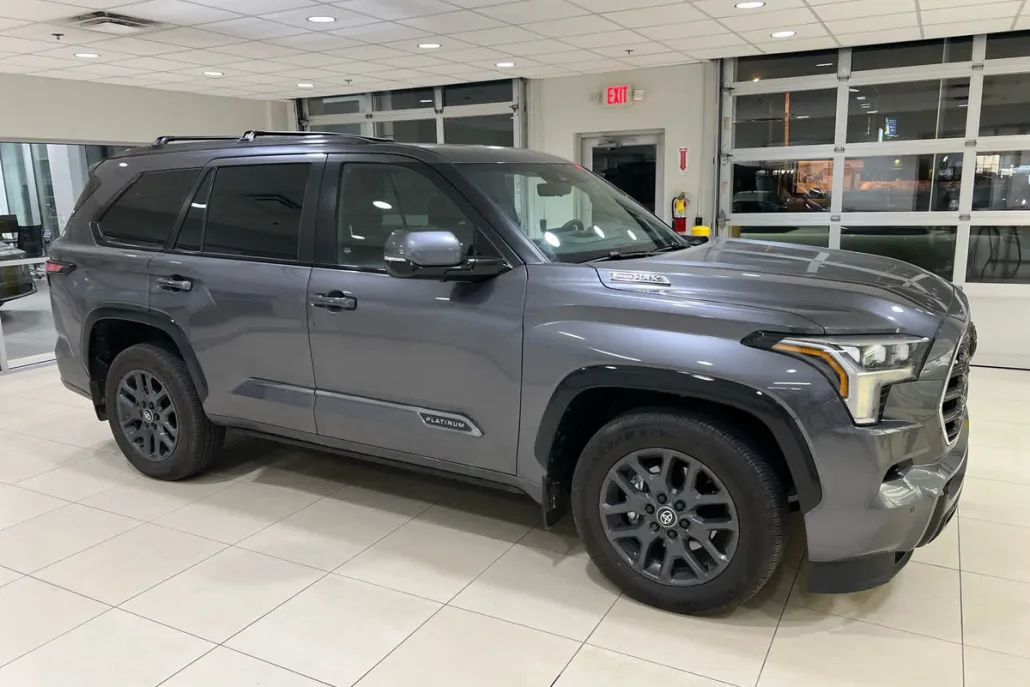 2025 Toyota Sequoia Platinum photo 1