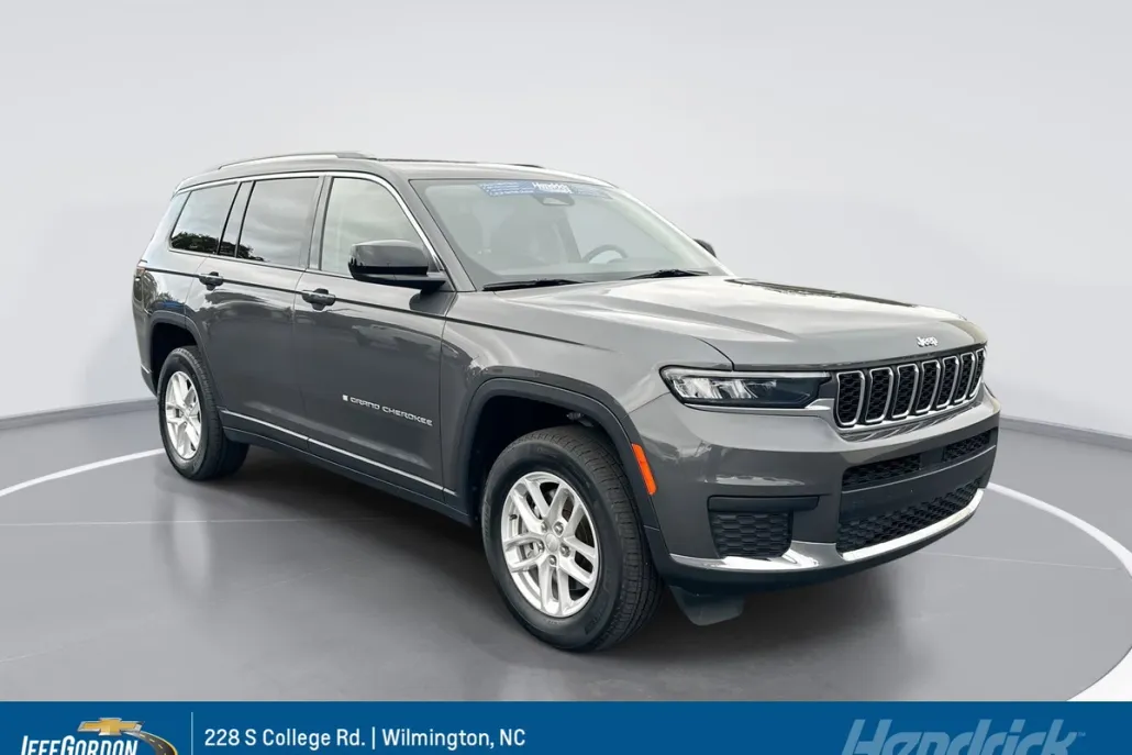 2023 Jeep Grand Cherokee Laredo Altitude photo 1