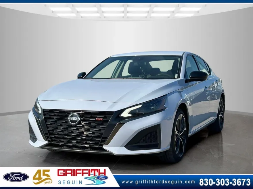 2024 Nissan Altima 2.5 SR photo 1