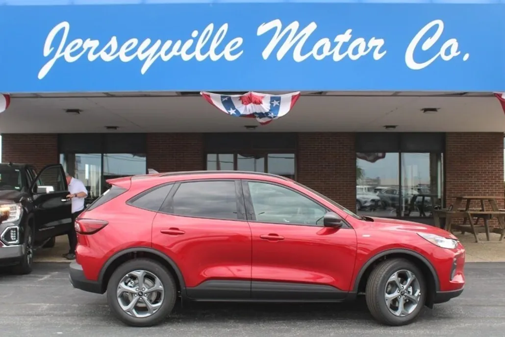 2025 Ford Escape ST-Line photo 1