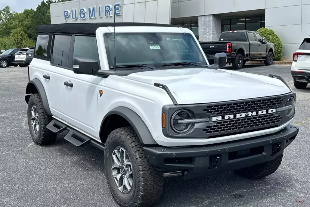 2024 Ford Bronco Badlands photo 1