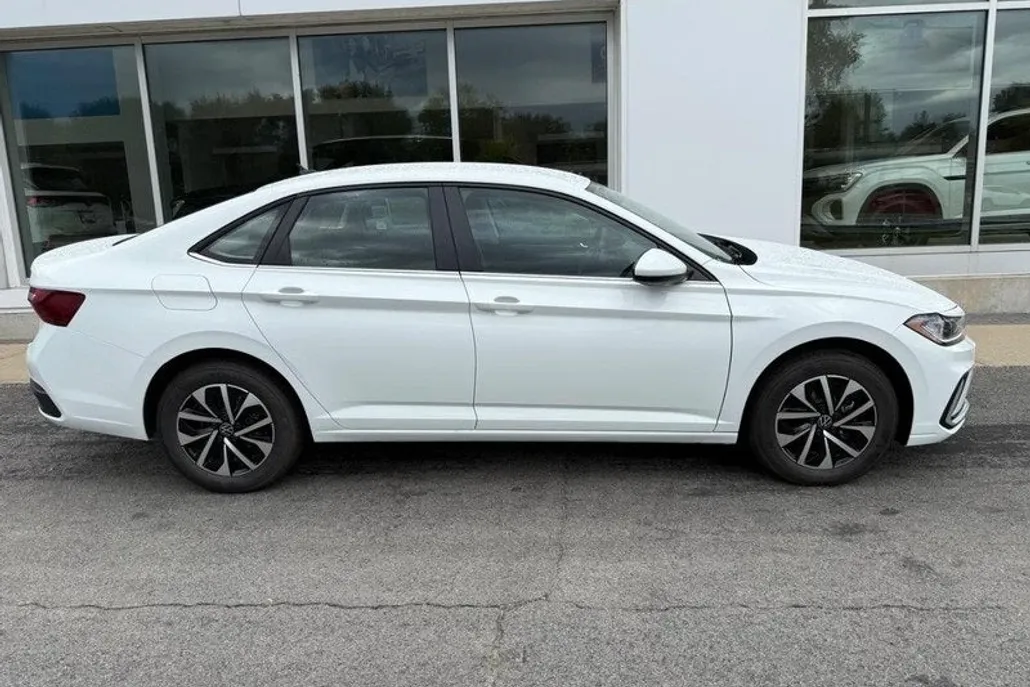 2025 Volkswagen Jetta 1.5T S photo 1