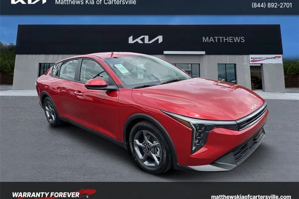 2025 Kia K4 LXS photo 1