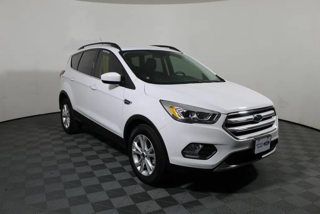 2019 Ford Escape SEL photo 1