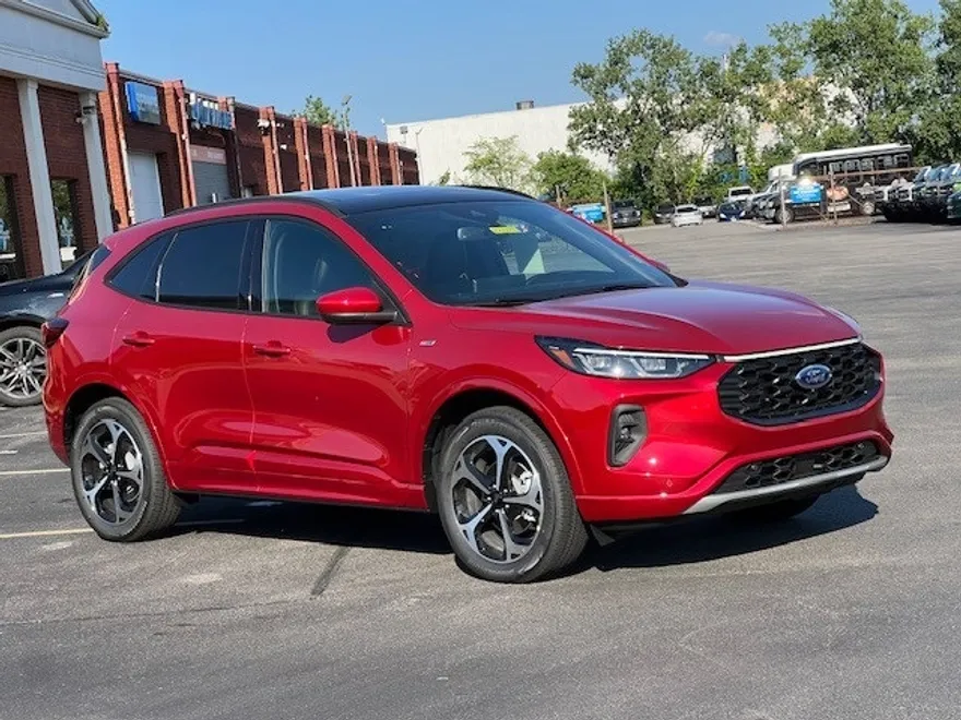 2025 Ford Escape ST-Line Elite photo 1