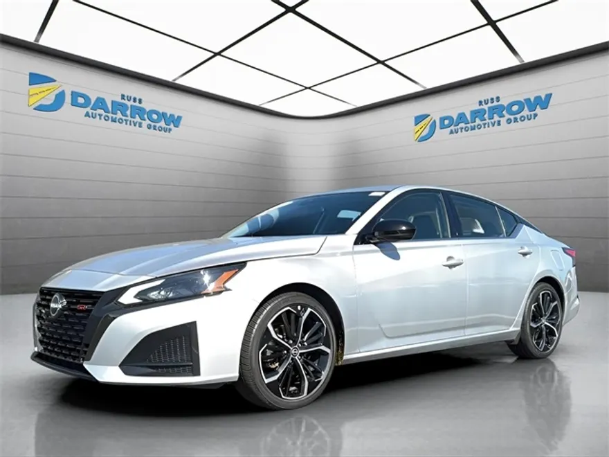 2023 Nissan Altima 2.5 SR photo 1