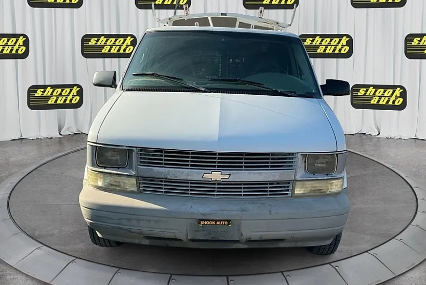 2004 Chevrolet Astro Cargo Van photo 1