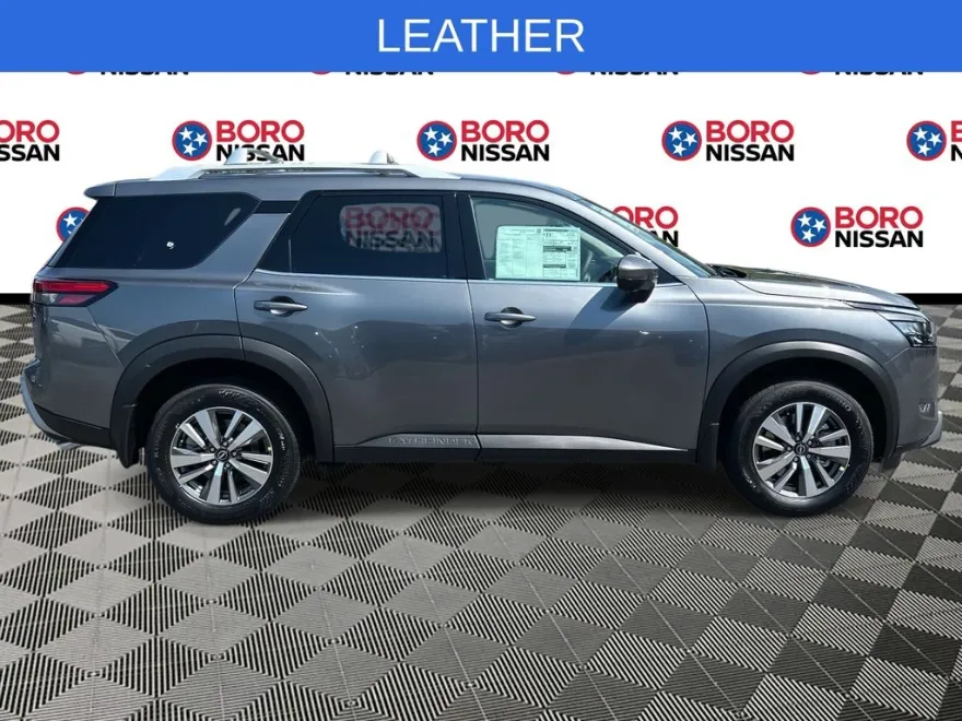 2025 Nissan Pathfinder SL photo 1