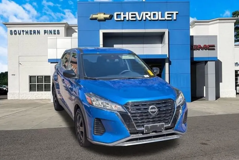 2022 Nissan Kicks S photo 1
