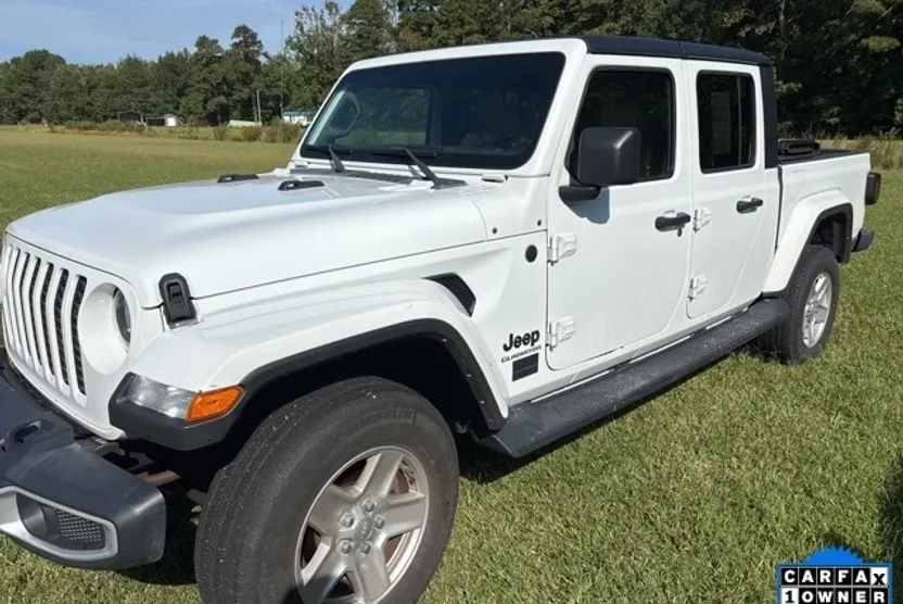 2022 Jeep Gladiator Sport photo 1