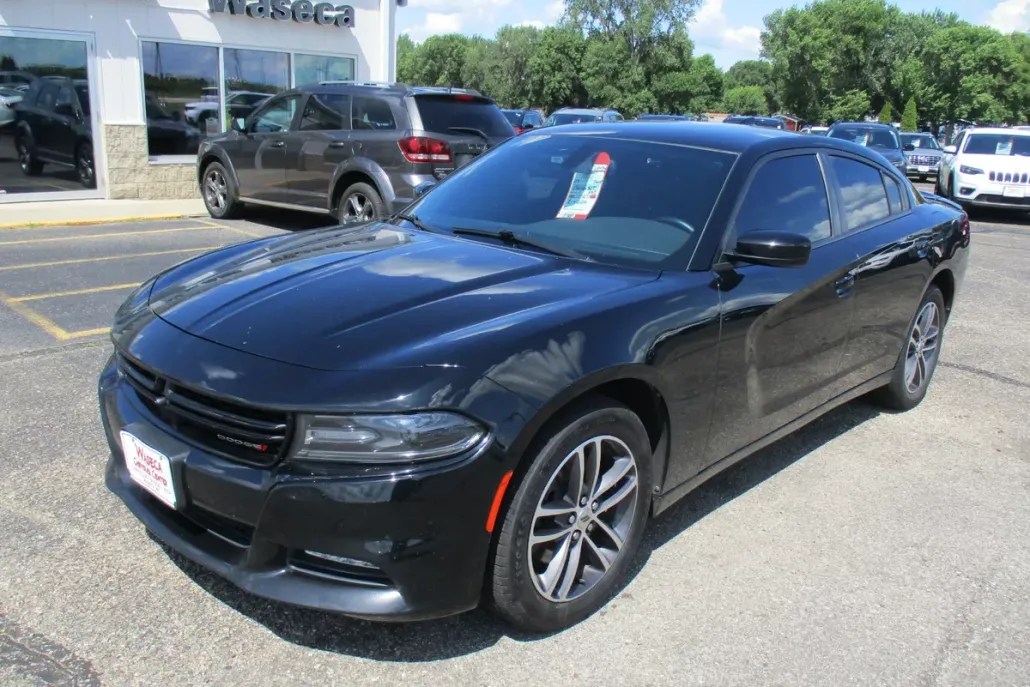 2019 Dodge Charger SXT photo 1