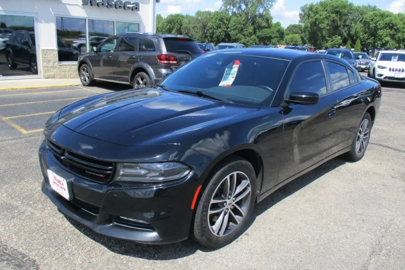 2019 Dodge Charger SXT photo 1