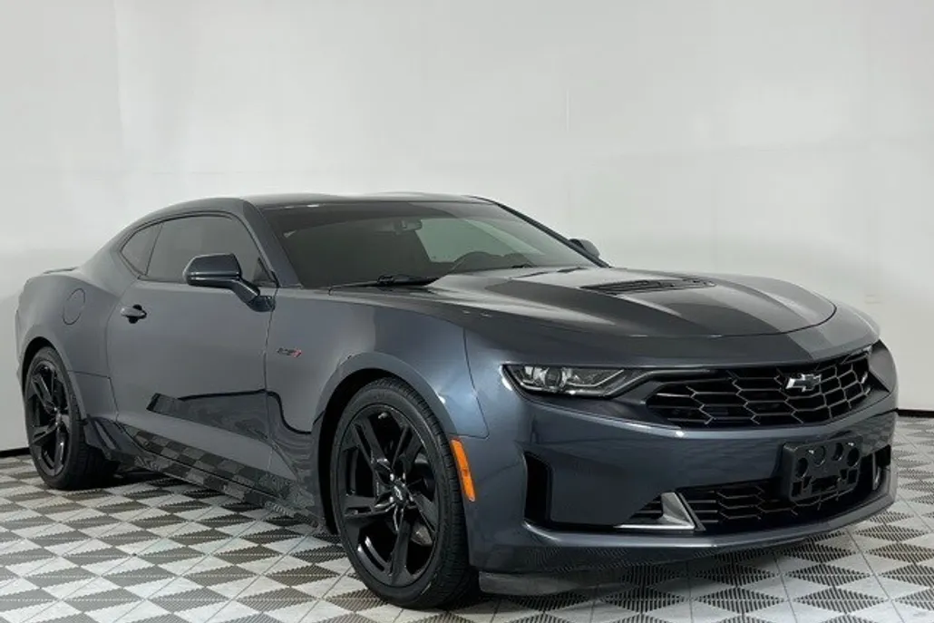 2022 Chevrolet Camaro LT1 photo 1