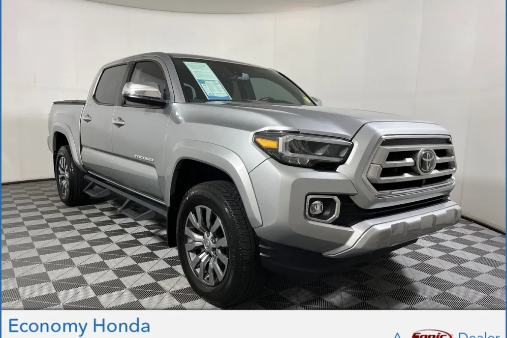 2023 Toyota Tacoma Limited photo 1