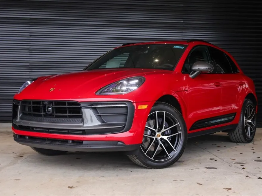2025 Porsche Macan T photo 1