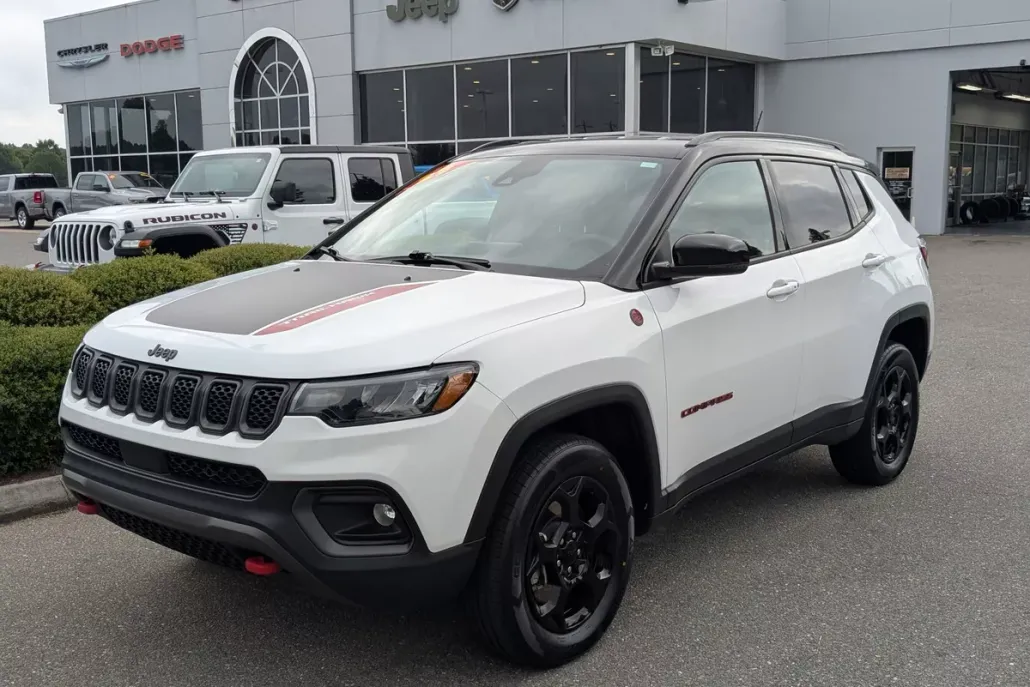 2023 Jeep Compass Trailhawk photo 1