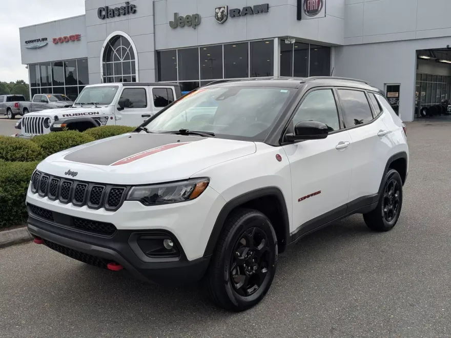 2023 Jeep Compass Trailhawk photo 1