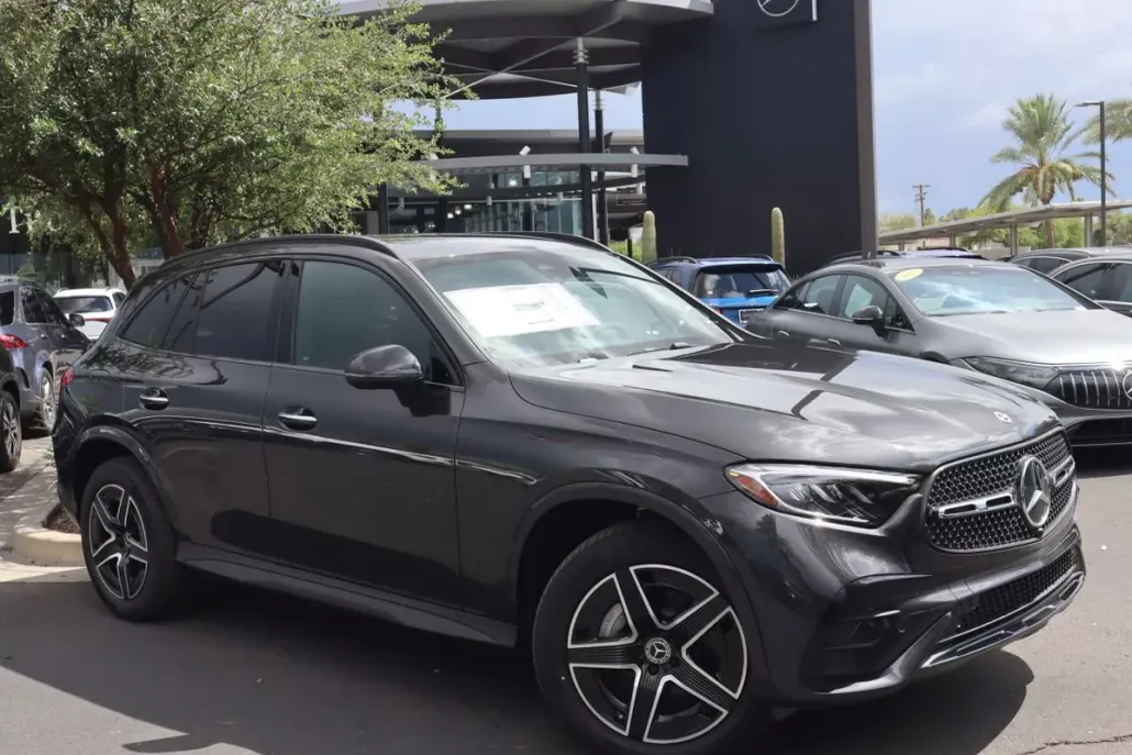 2025 Mercedes Benz GLC 300 4MATIC photo 1