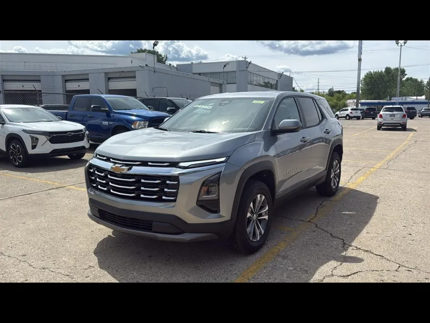 2026 Chevrolet Equinox LT photo 1