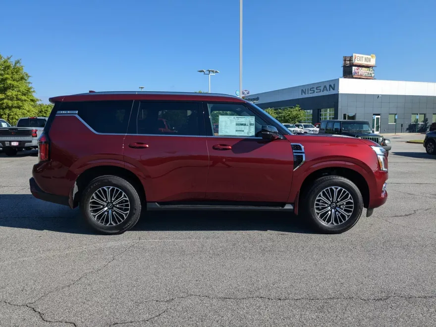 2025 Nissan Armada SL photo 1