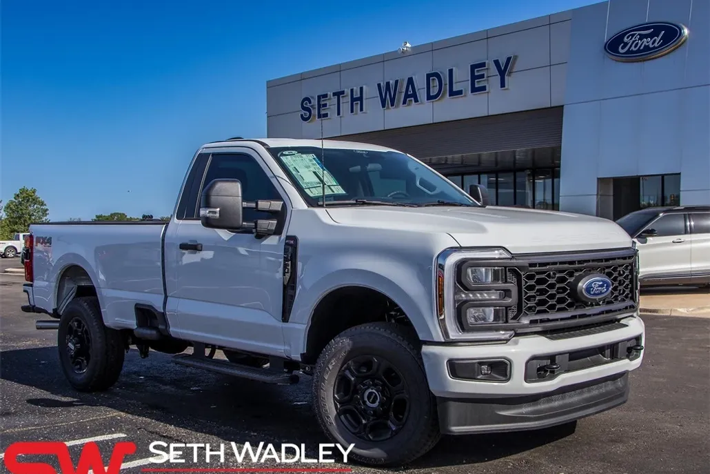 2025 Ford F-350 photo 1