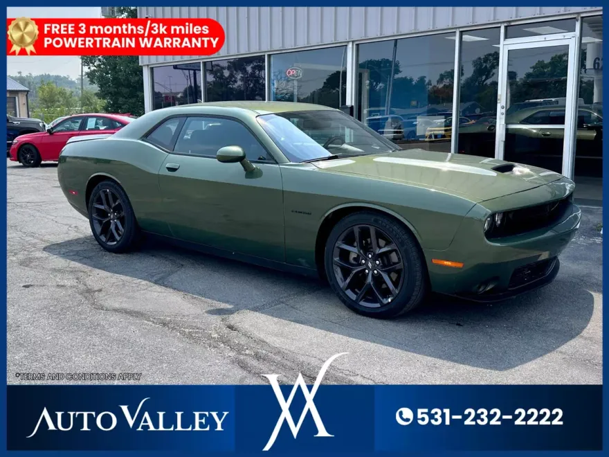 2022 Dodge Challenger R/T photo 1