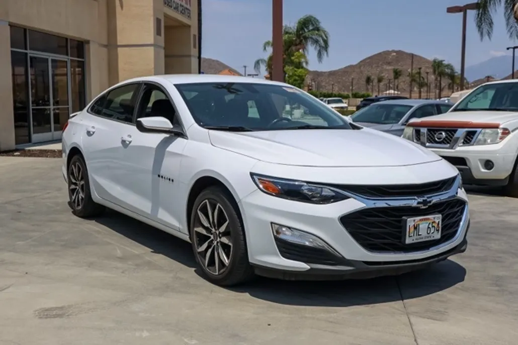 2022 Chevrolet Malibu RS photo 1