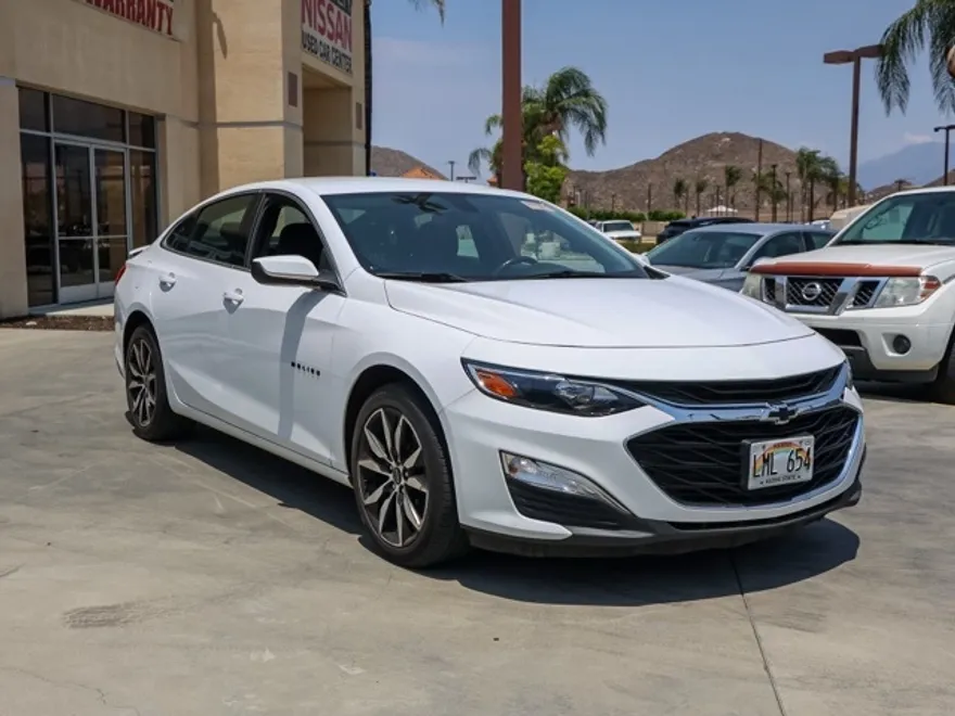 2022 Chevrolet Malibu RS photo 1