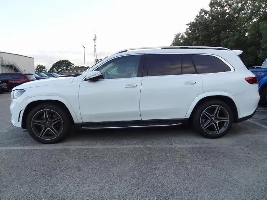 2023 Mercedes Benz GLS 450 4MATIC photo 1