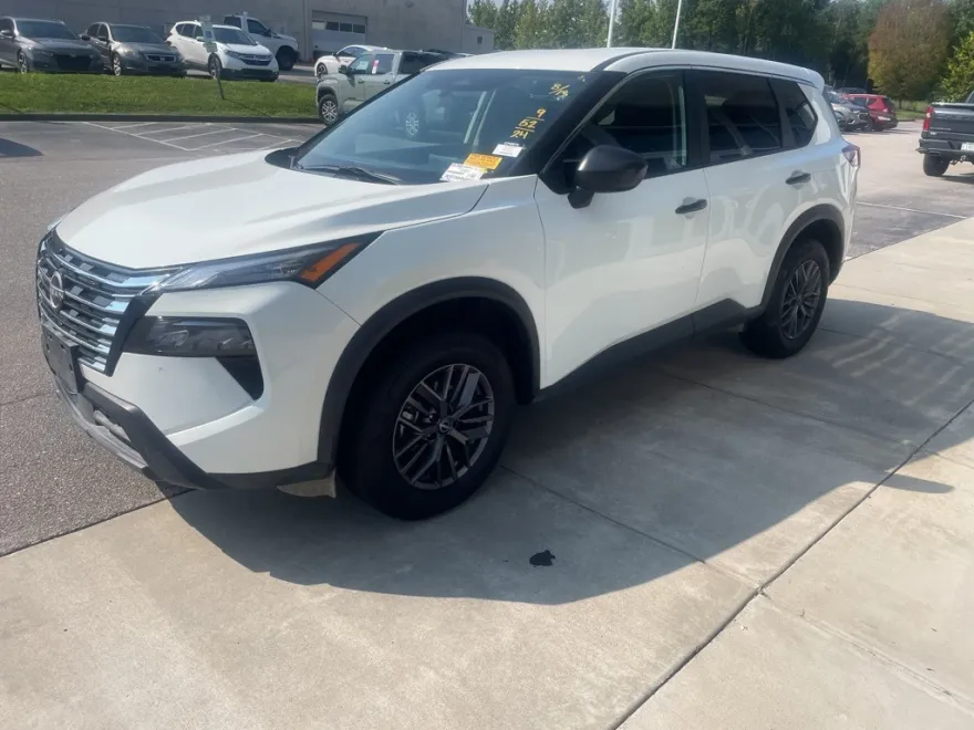2024 Nissan Rogue S photo 1