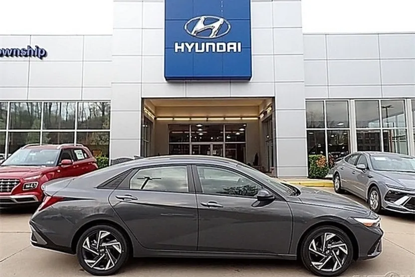 2025 Hyundai Elantra Hybrid SEL Sport photo 1