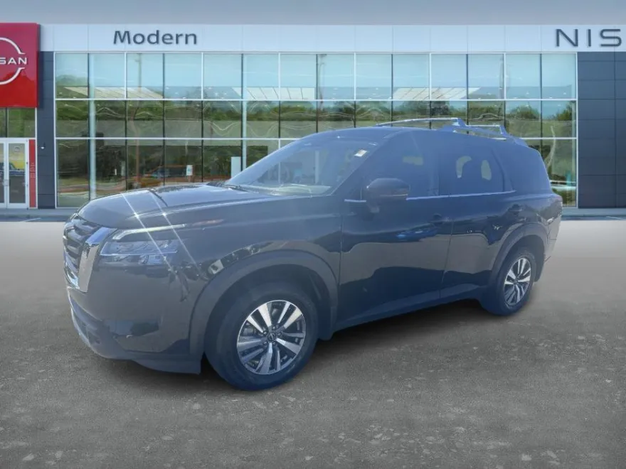 2023 Nissan Pathfinder SL photo 1