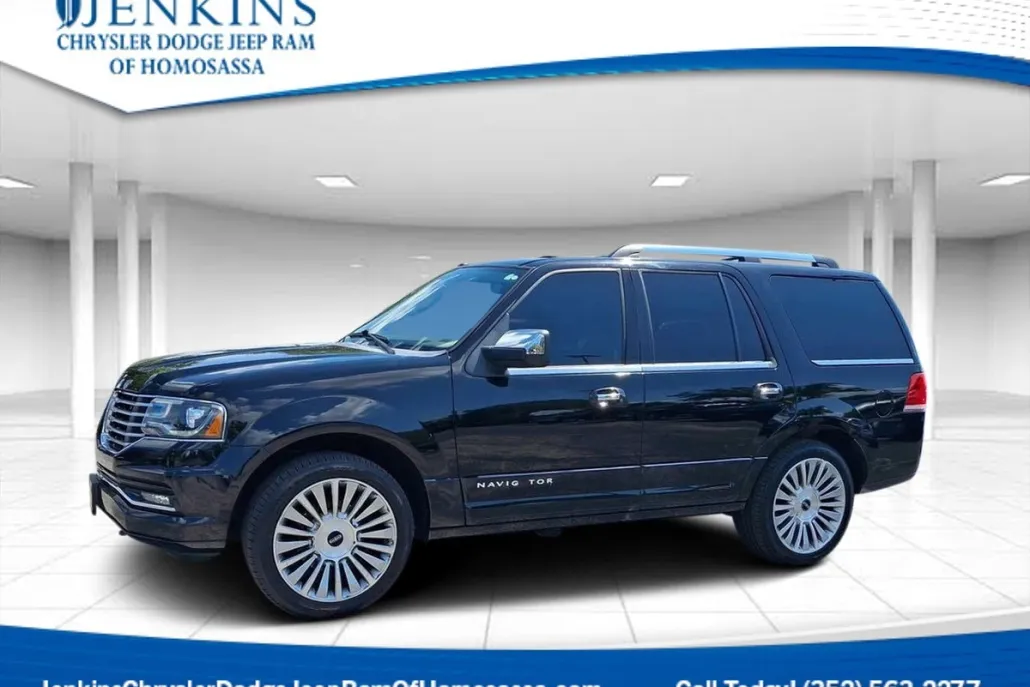2017 Lincoln Navigator Select photo 1