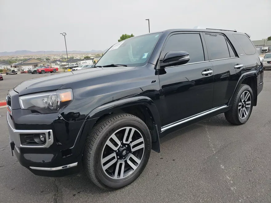 2023 Toyota 4Runner Limited photo 1