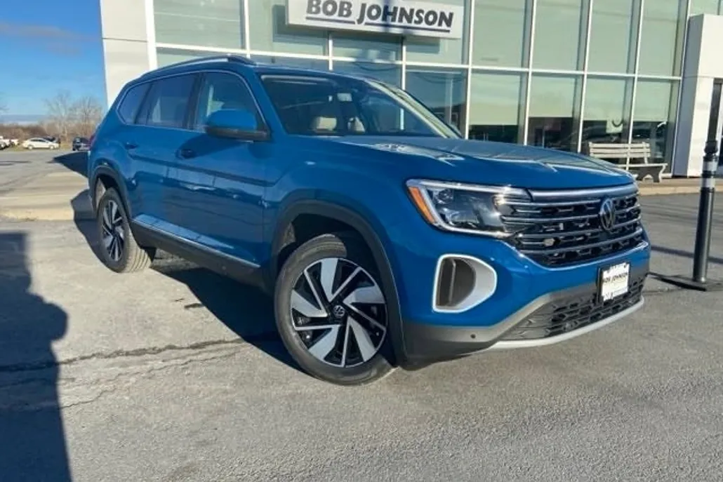 2025 Volkswagen Atlas SEL photo 1