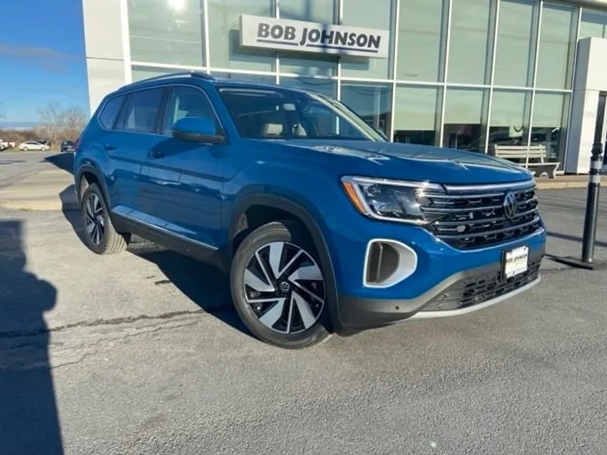 2025 Volkswagen Atlas SEL photo 1