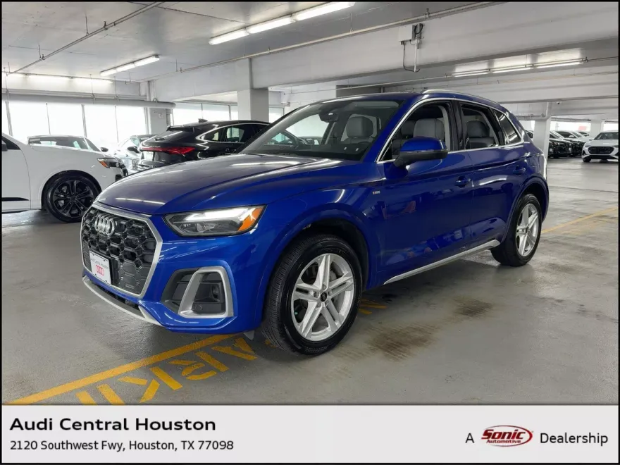 2022 Audi Q5 S line Premium Plus photo 1