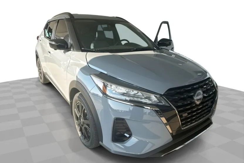2024 Nissan Kicks SR photo 1
